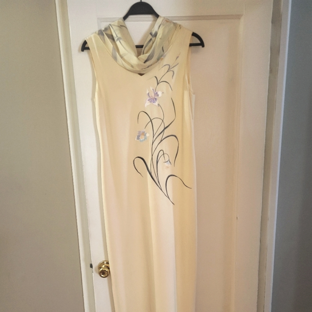 Elegant banana cream gown has only been worn 1 time